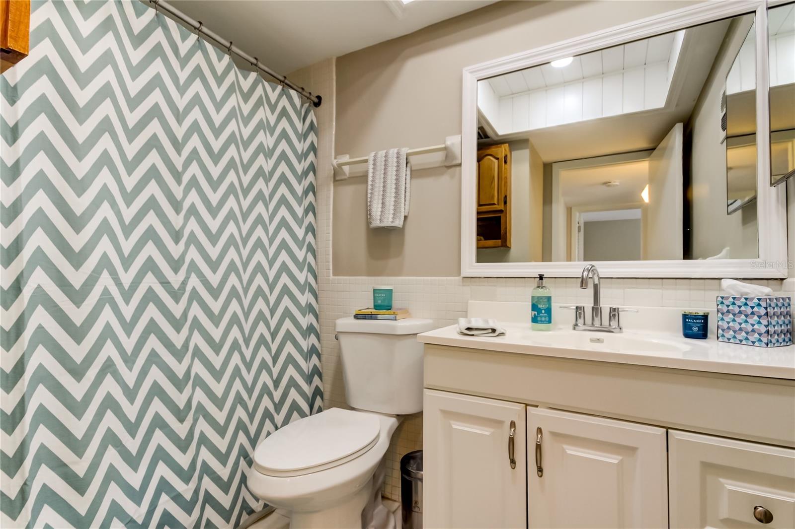 Image 33 of 62 For 1221 Drew Street E11