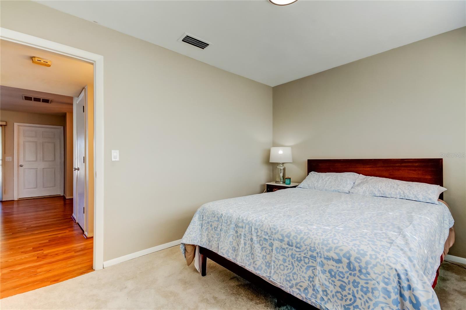 Image 35 of 62 For 1221 Drew Street E11