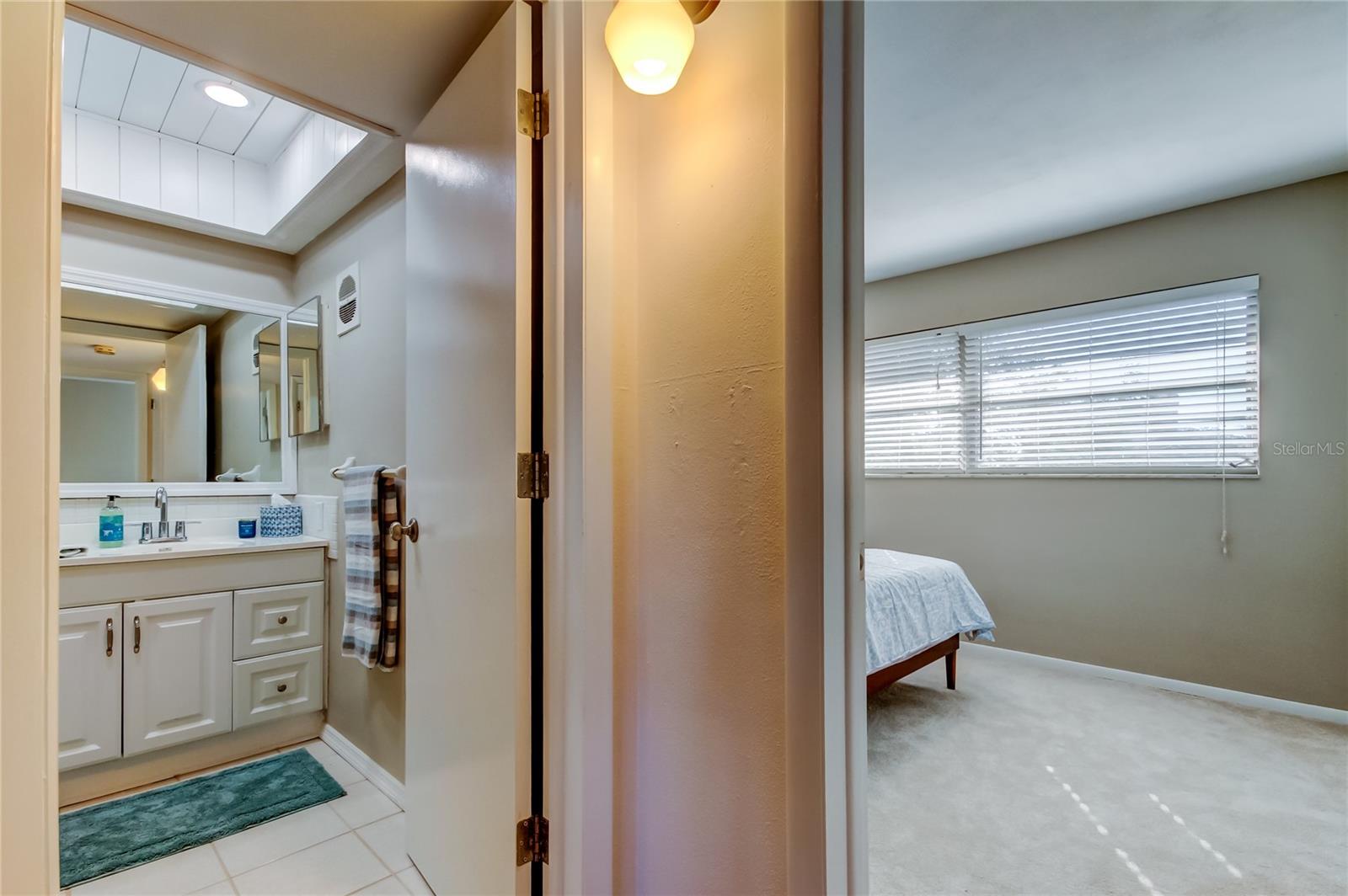 Image 37 of 62 For 1221 Drew Street E11