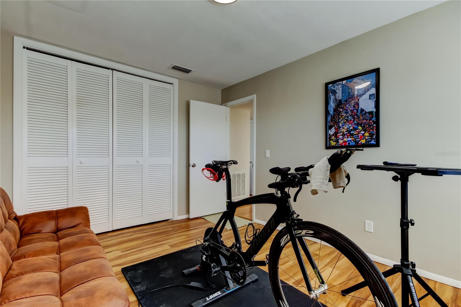 Image 39 of 62 For 1221 Drew Street E11