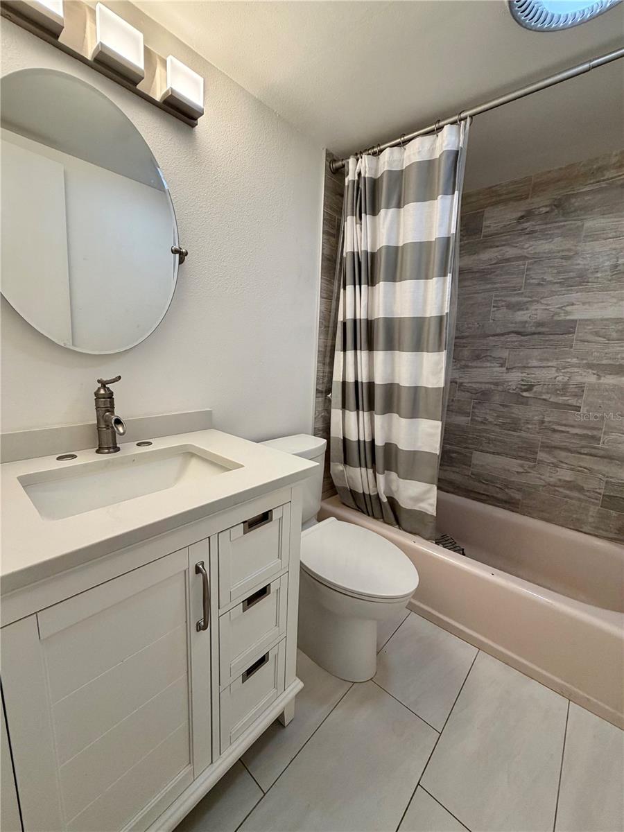 Image 15 of 20 For 3325 Bayshore Boulevard F22