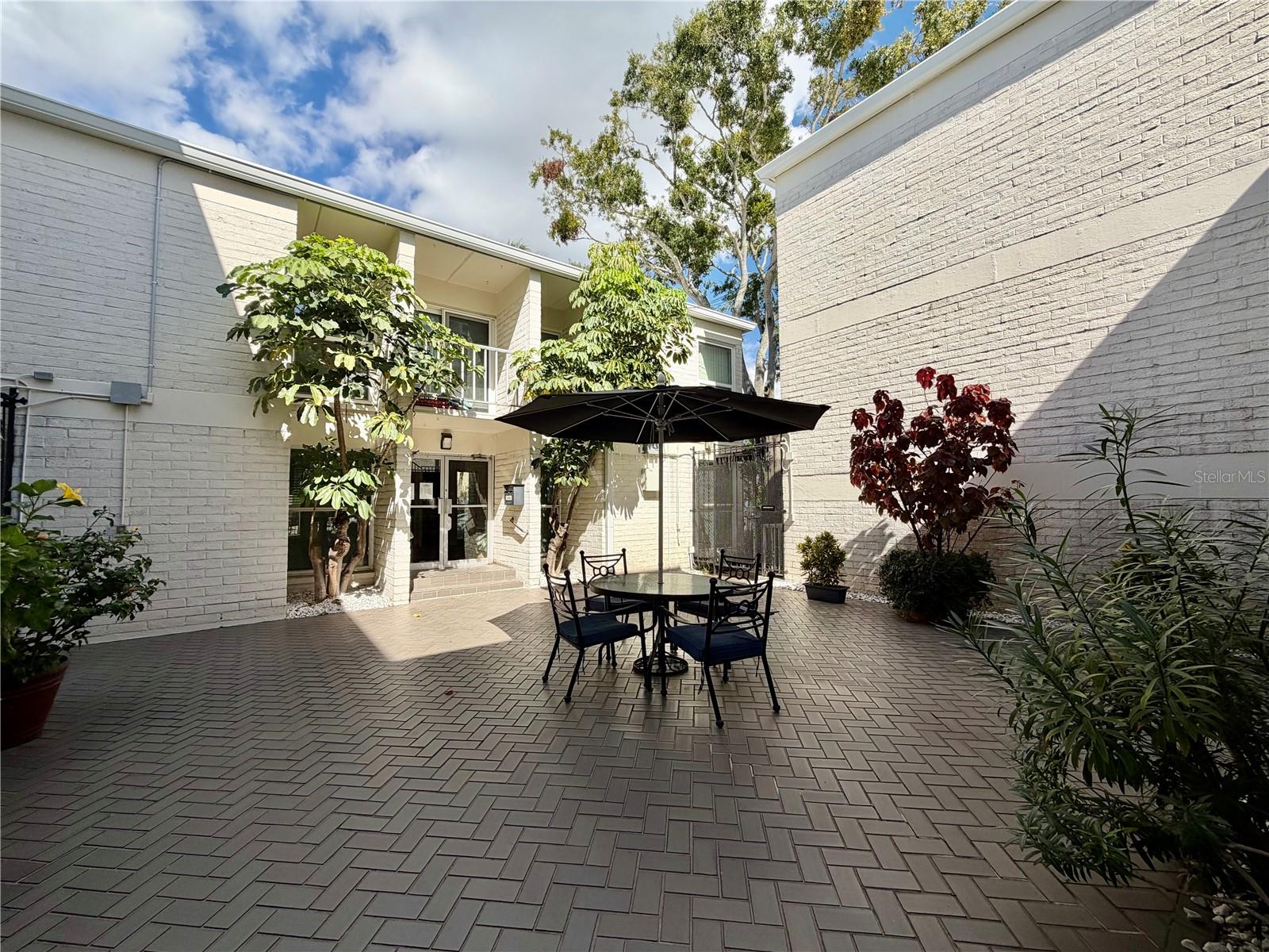 Image 17 of 20 For 3325 Bayshore Boulevard F22