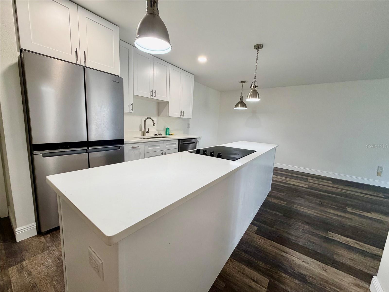 Image 3 of 14 For 3325 Bayshore Boulevard F22