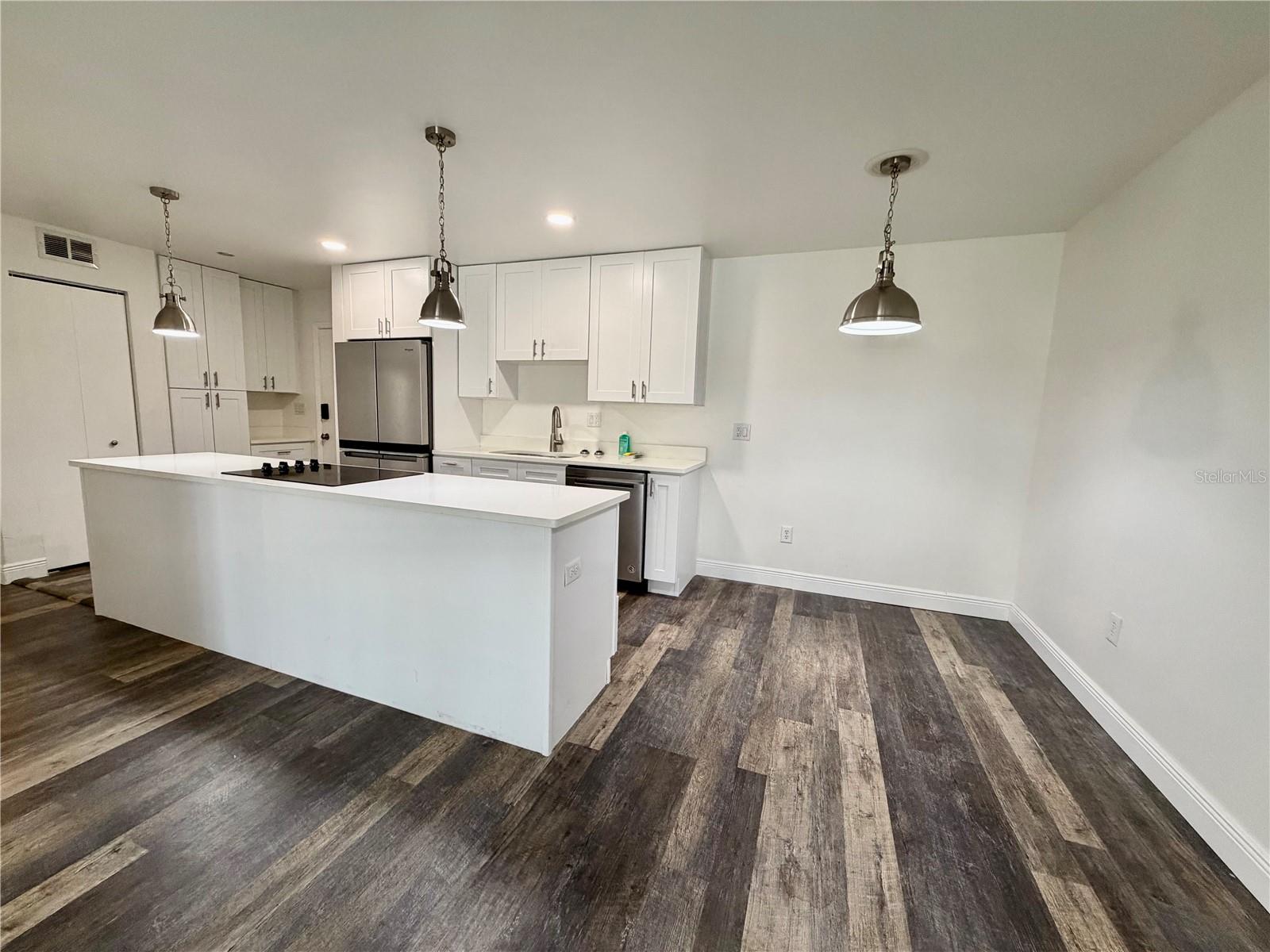 Image 4 of 14 For 3325 Bayshore Boulevard F22