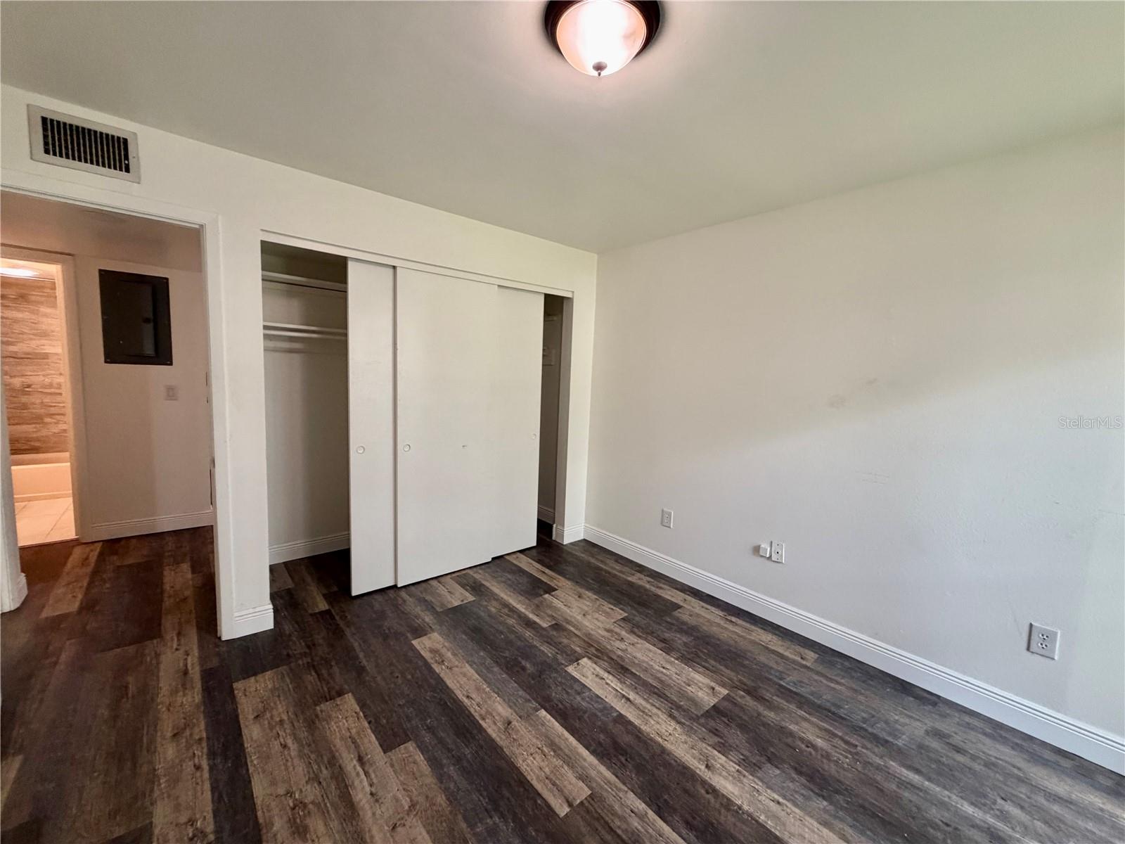 Image 7 of 14 For 3325 Bayshore Boulevard F22