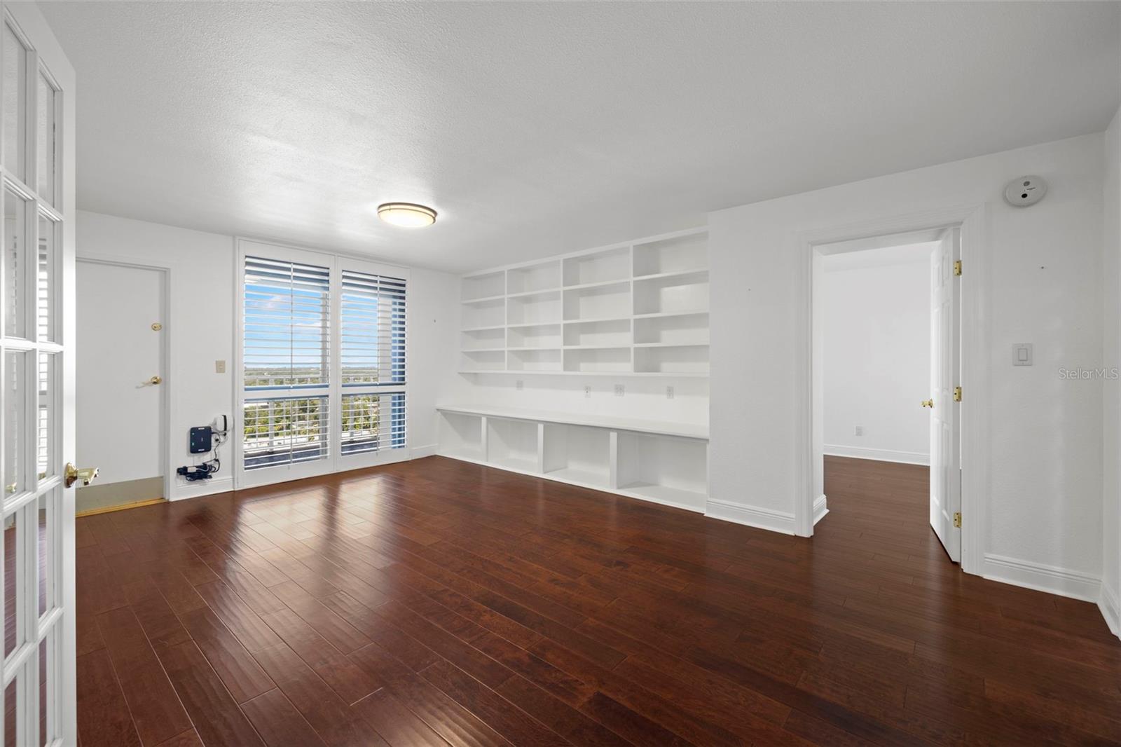 Image 20 of 41 For 3301 Bayshore Boulevard 1908b