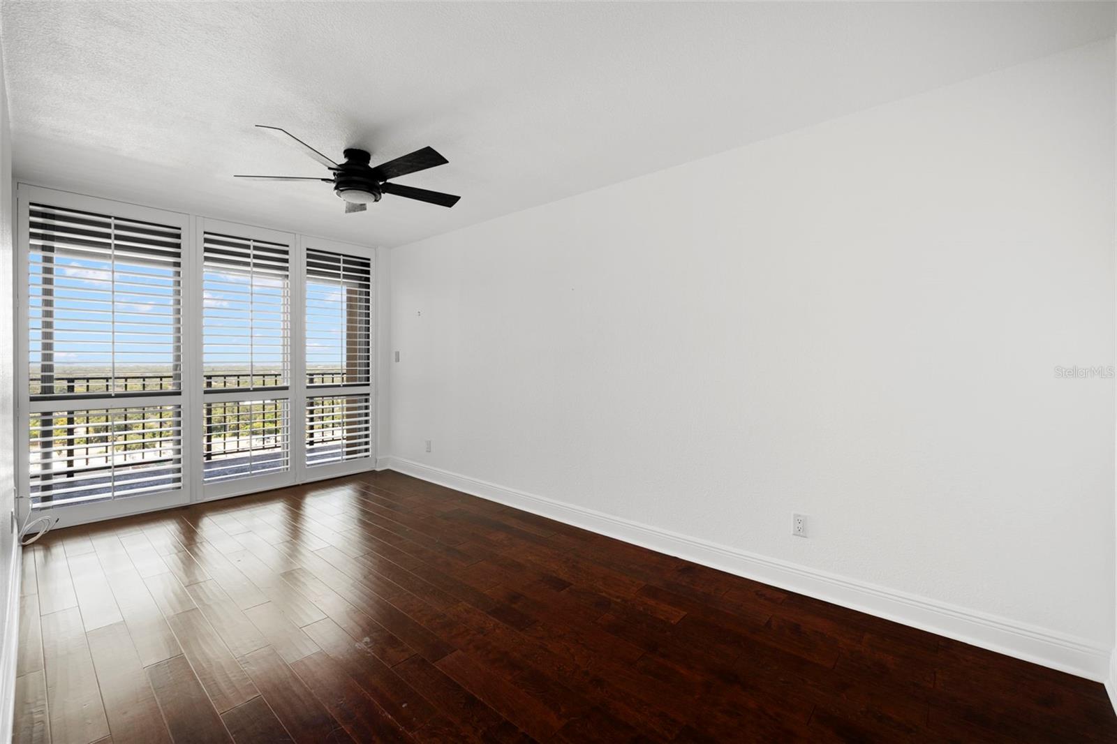 Image 23 of 41 For 3301 Bayshore Boulevard 1908b
