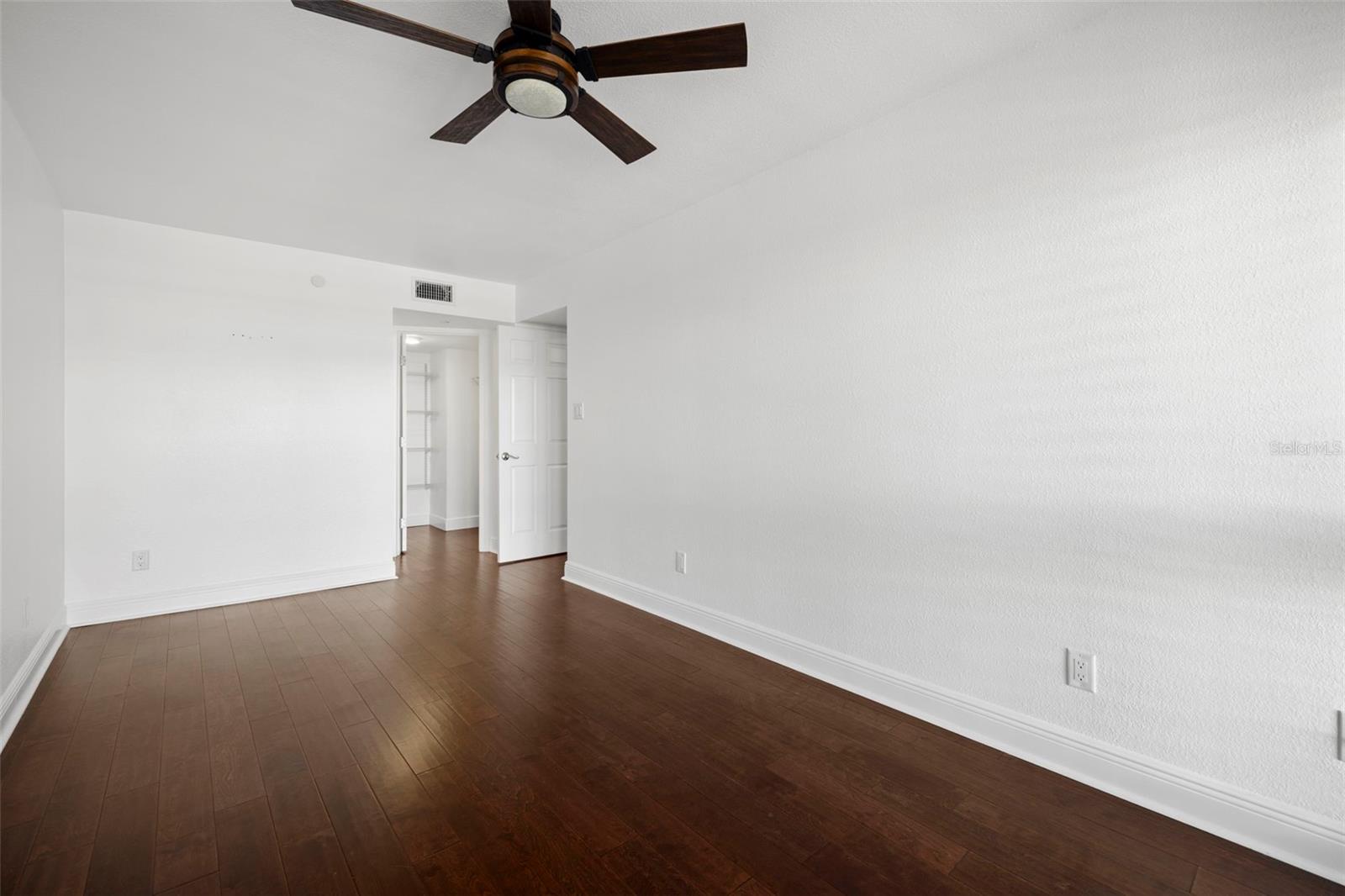 Image 24 of 41 For 3301 Bayshore Boulevard 1908b