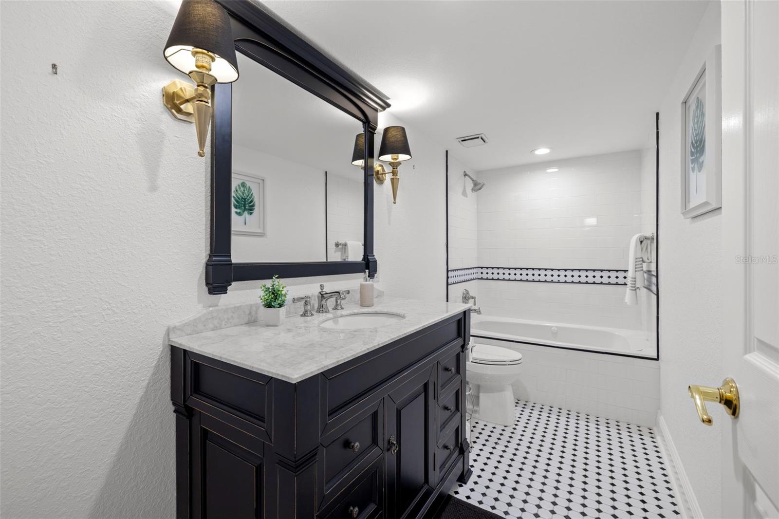 Image 28 of 41 For 3301 Bayshore Boulevard 1908b
