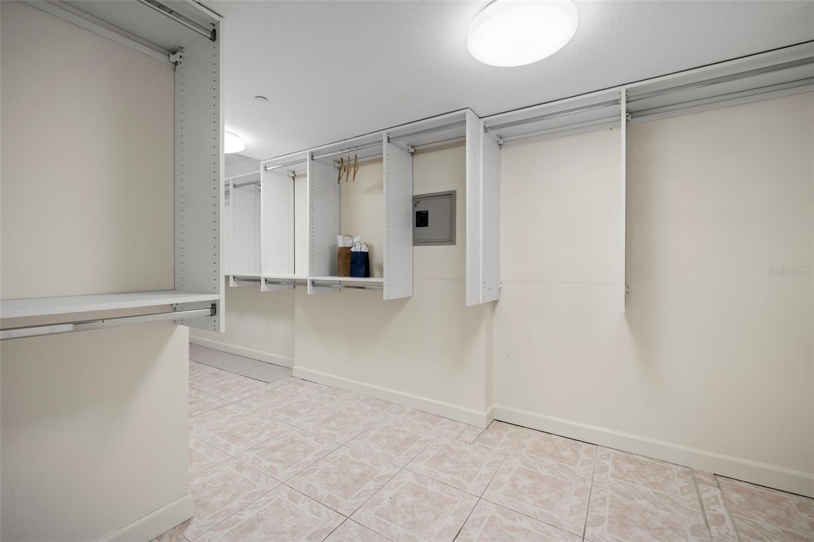 Image 36 of 41 For 3301 Bayshore Boulevard 1908b