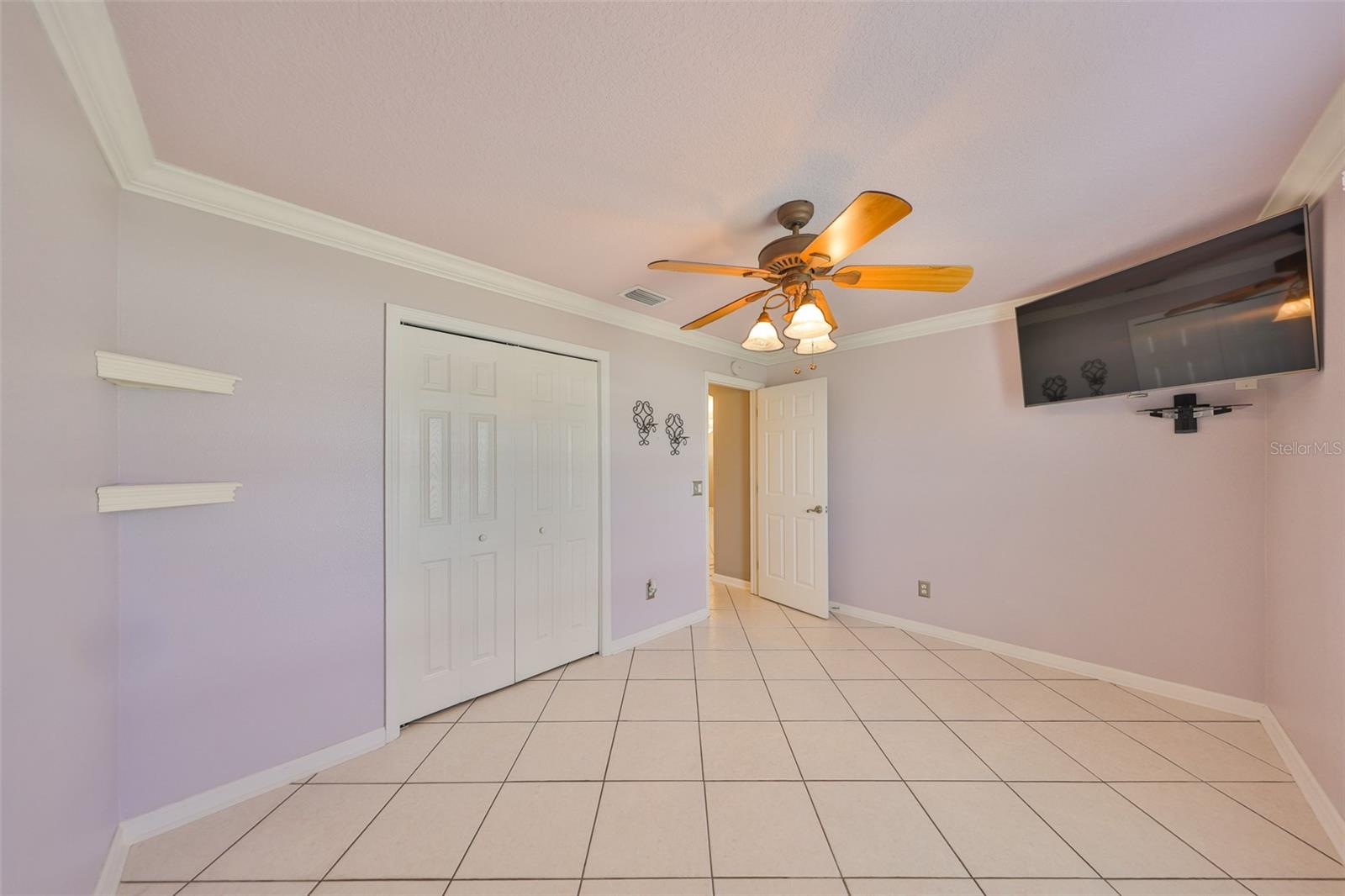 Image 15 of 35 For 6011 Country Walk Lane