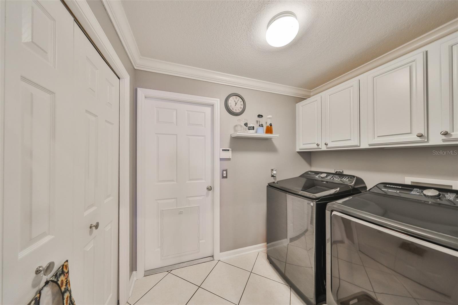 Image 21 of 35 For 6011 Country Walk Lane