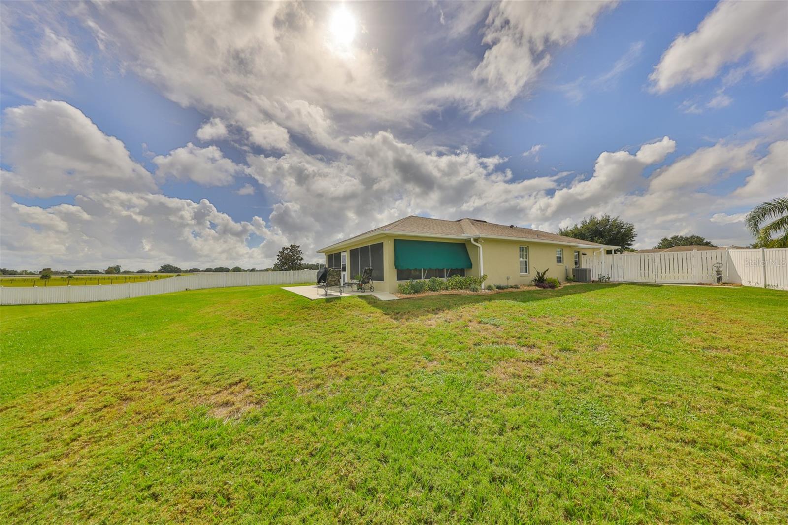 Image 27 of 35 For 6011 Country Walk Lane