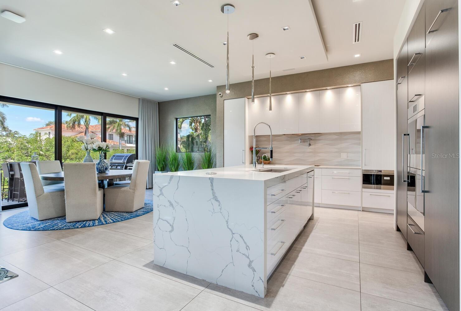 Listing photo id 14 for 5131 Neptune Way
