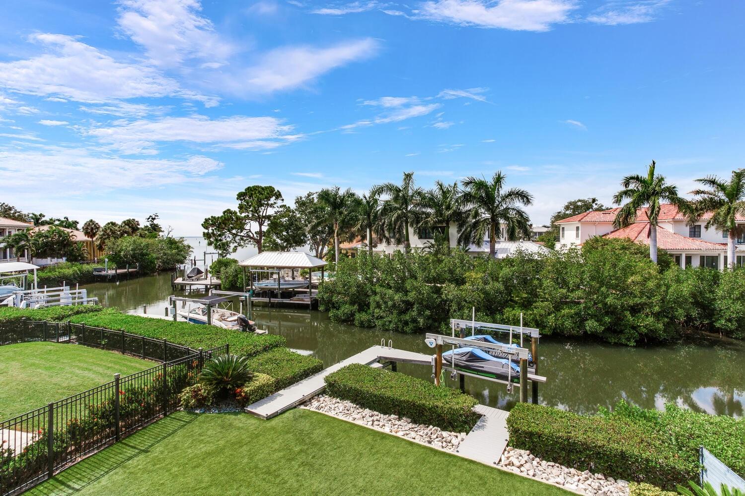 Listing photo id 24 for 5131 Neptune Way