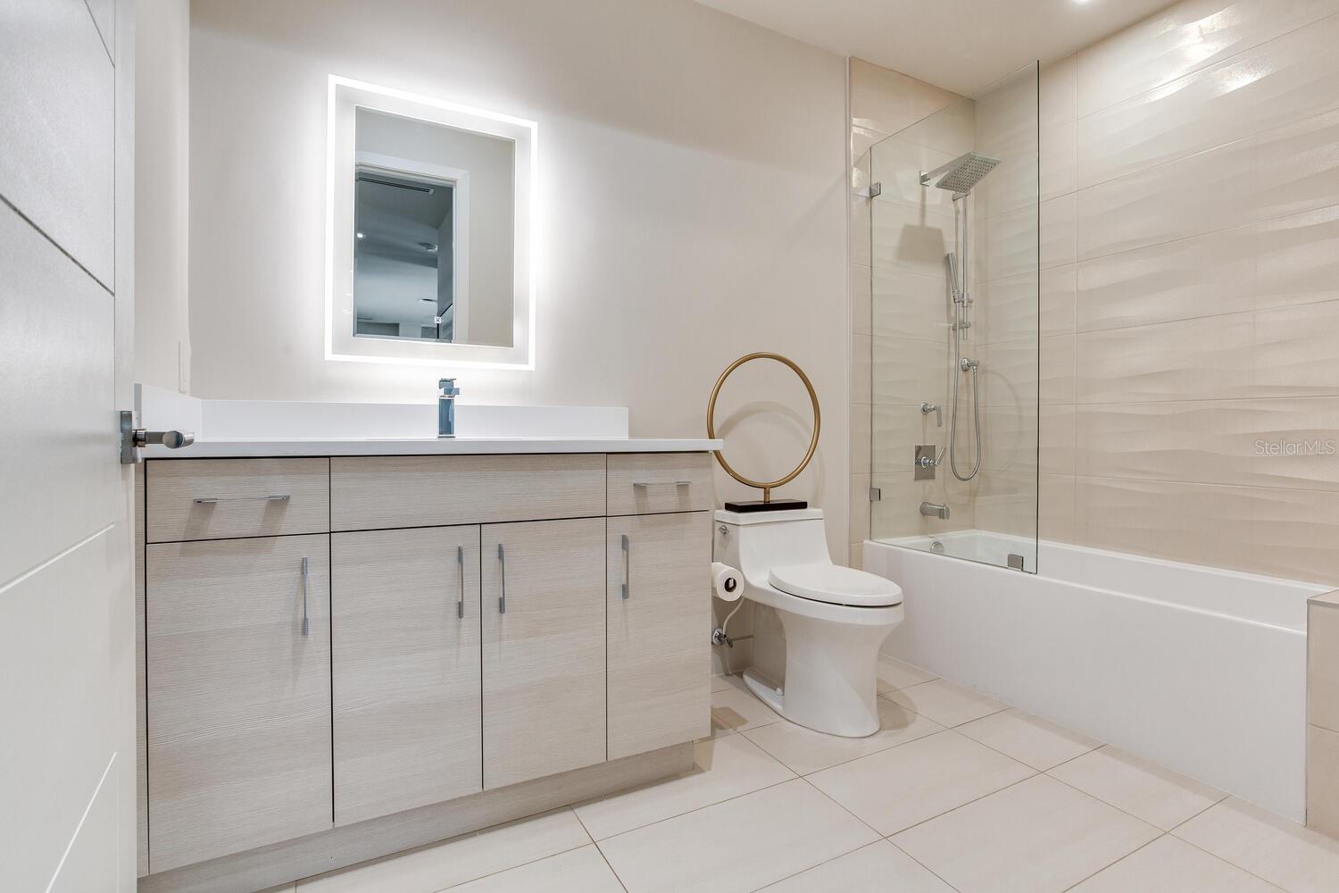 Listing photo id 32 for 5131 Neptune Way
