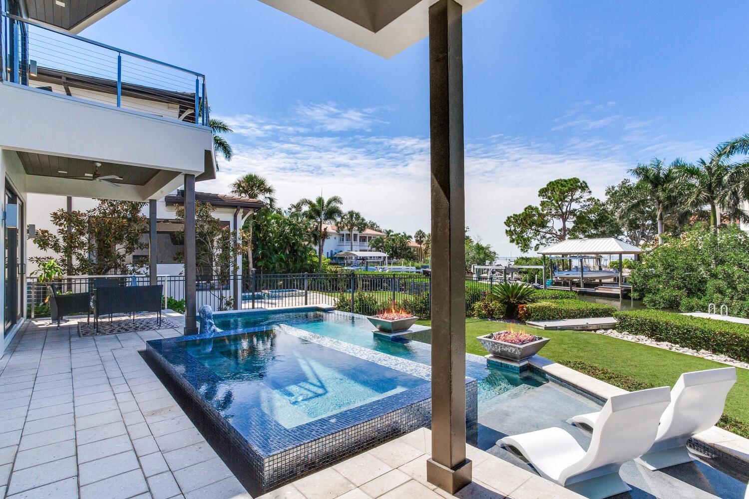 Listing photo id 56 for 5131 Neptune Way