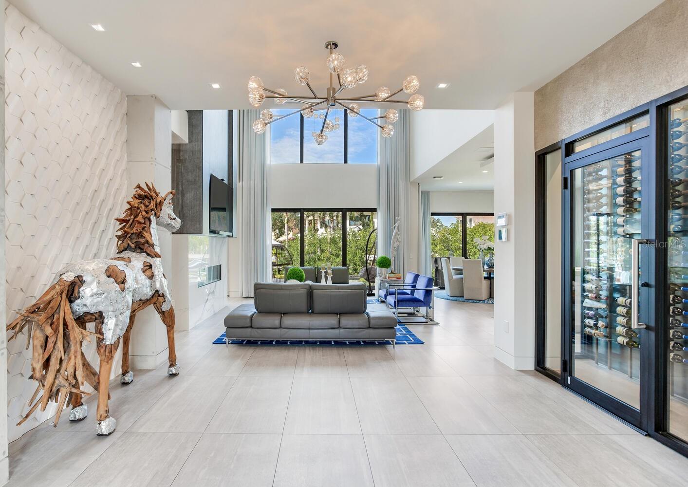 Listing photo id 4 for 5131 Neptune Way