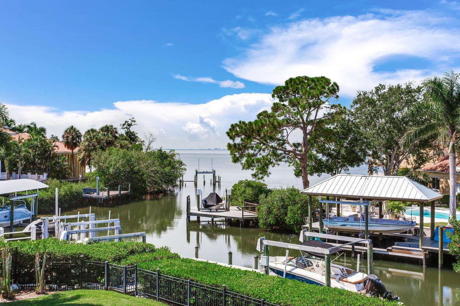 Listing photo id 60 for 5131 Neptune Way