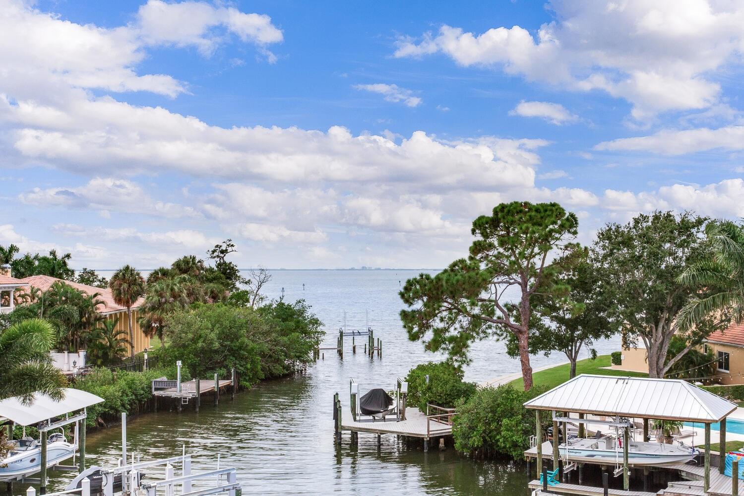 Listing photo id 65 for 5131 Neptune Way