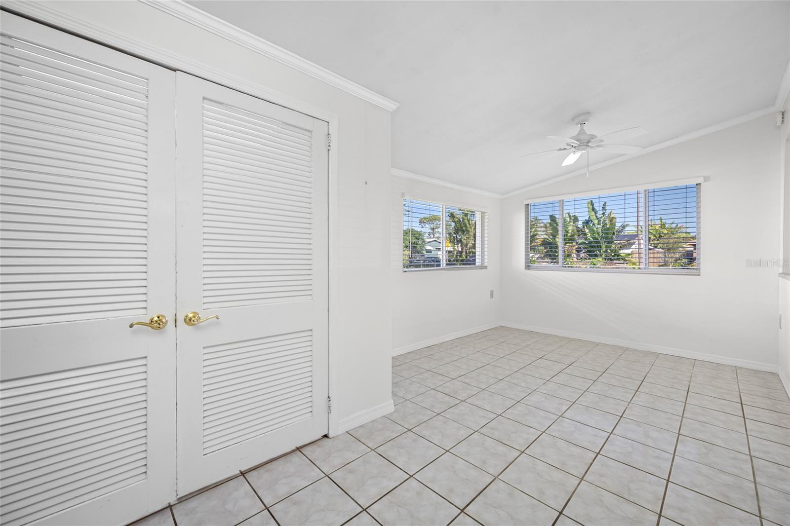 Image 31 of 64 For 1652 24th Avenue N
