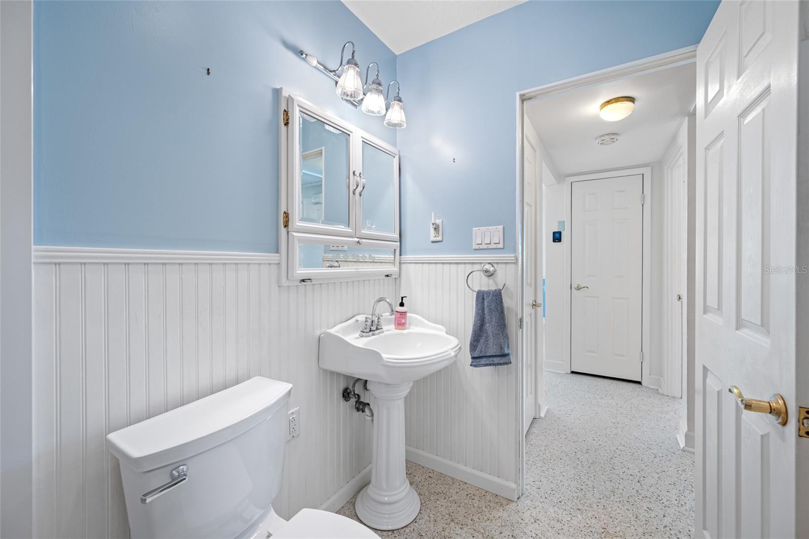 Image 43 of 64 For 1652 24th Avenue N
