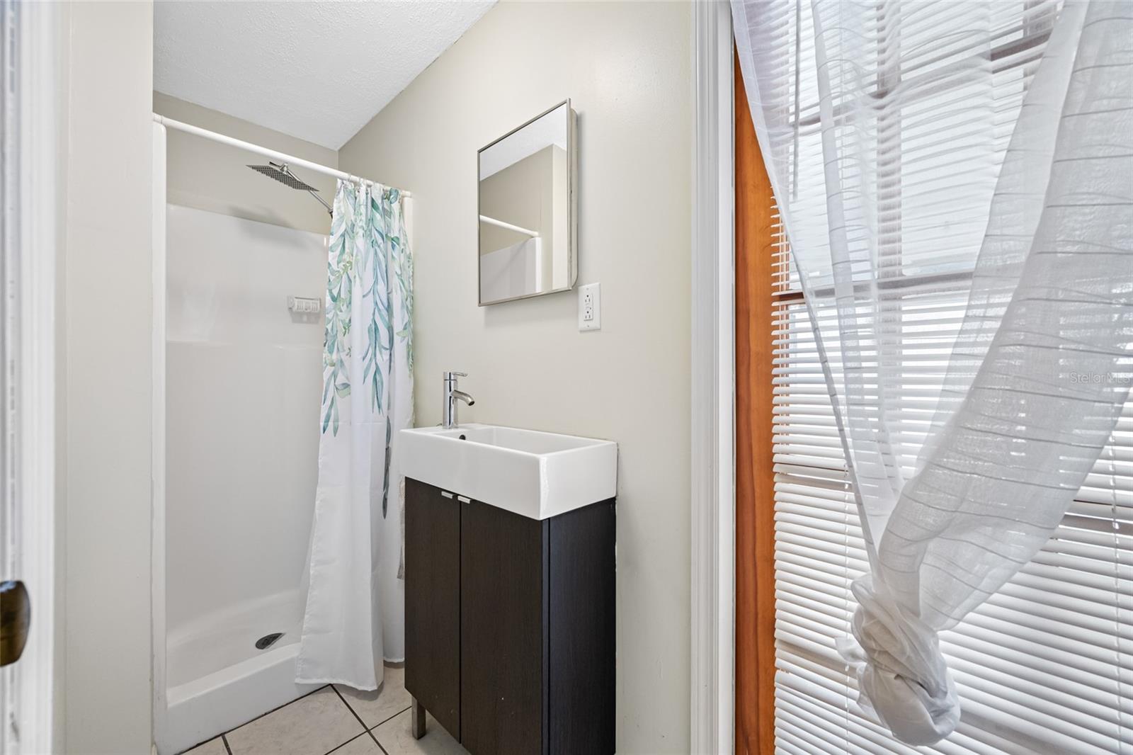 Image 49 of 64 For 1652 24th Avenue N