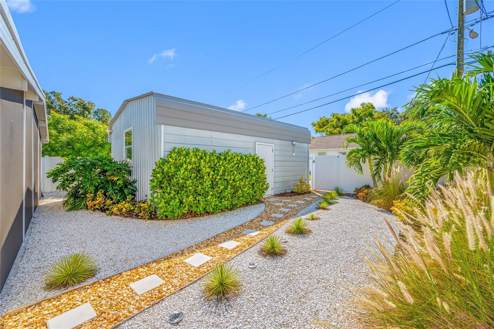 Image 52 of 64 For 1652 24th Avenue N