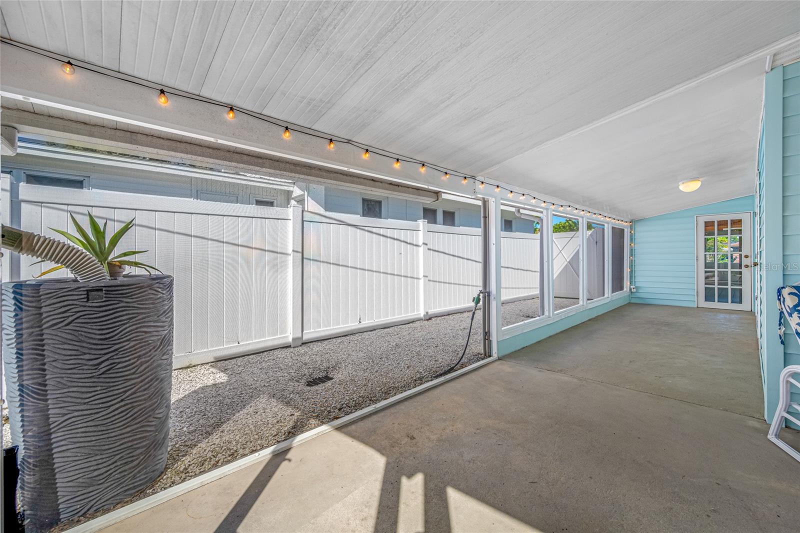 Image 57 of 64 For 1652 24th Avenue N