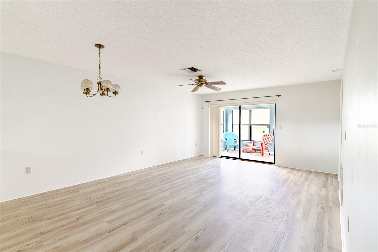Image 21 of 29 For 7517 Greystone Drive N-a