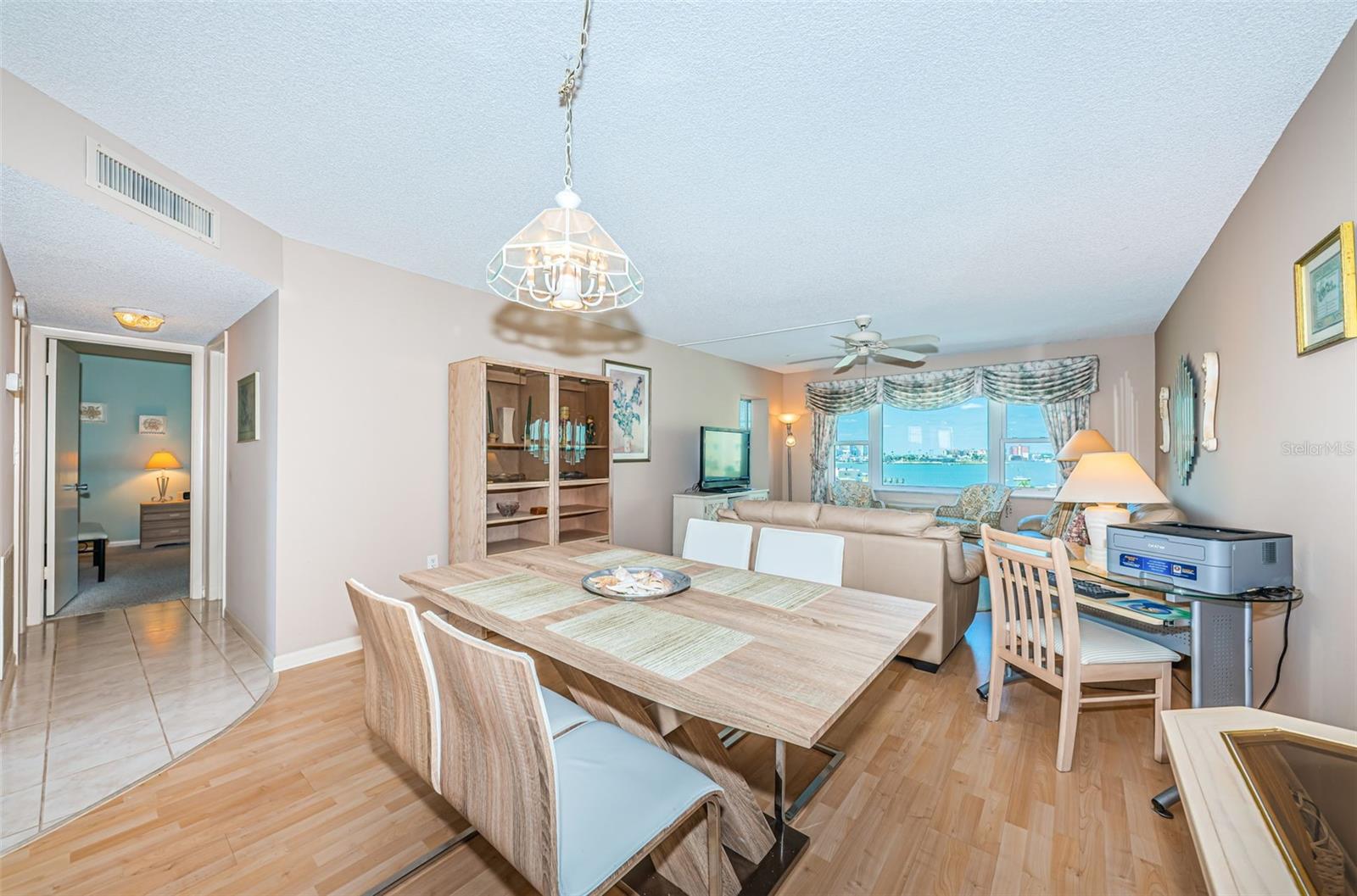 Image 13 of 51 For 4550 Cove Circle 502