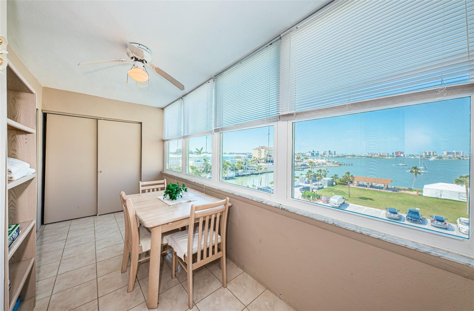 Image 16 of 51 For 4550 Cove Circle 502
