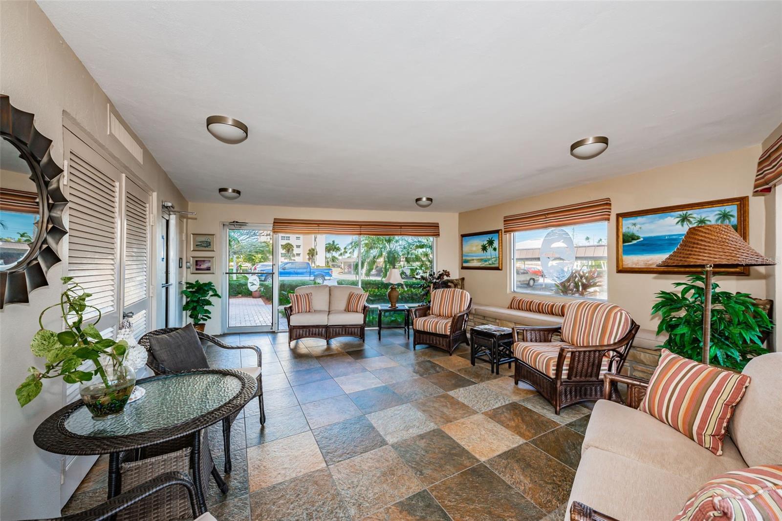 Image 2 of 51 For 4550 Cove Circle 502