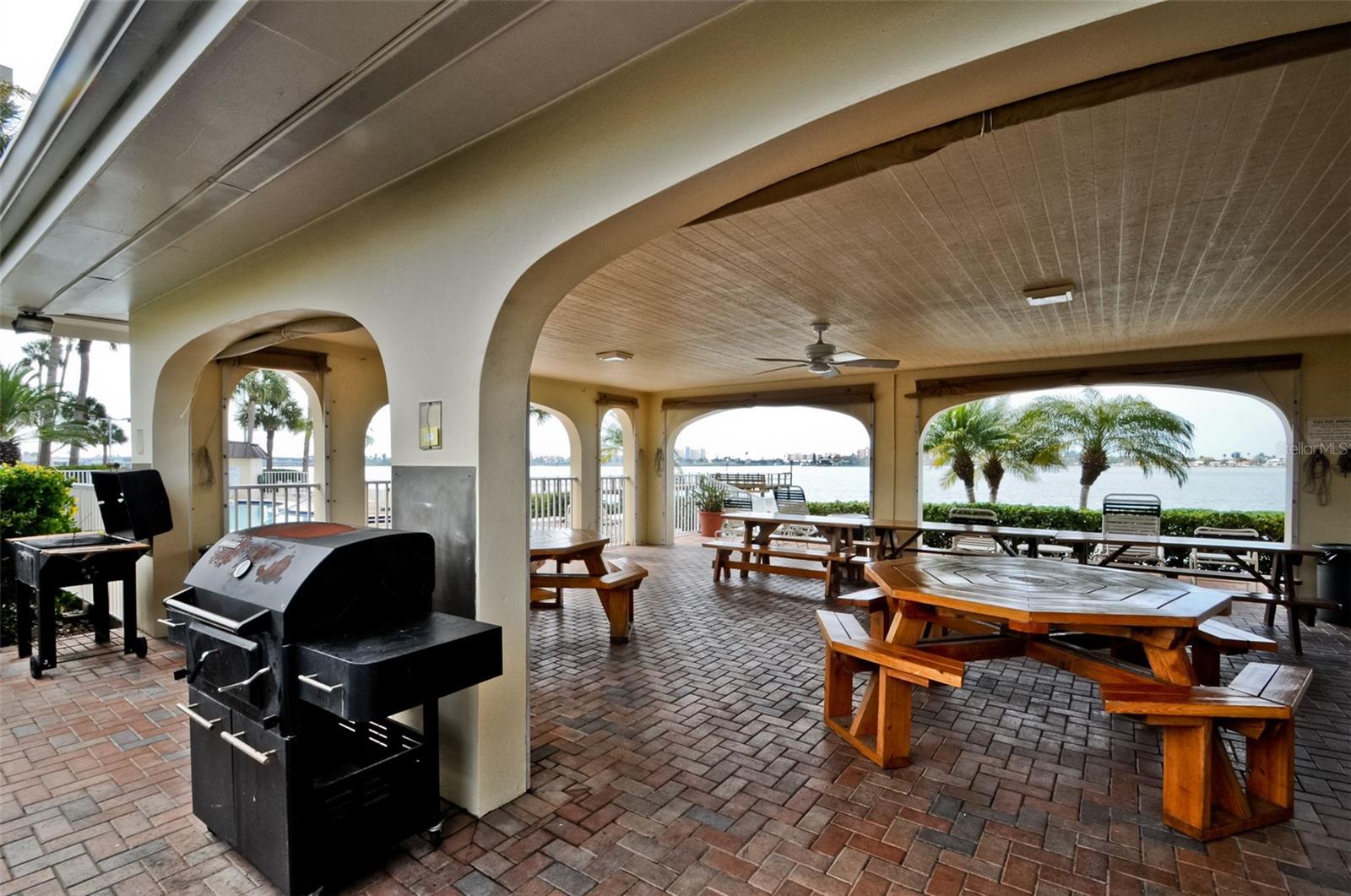 Image 44 of 51 For 4550 Cove Circle 502