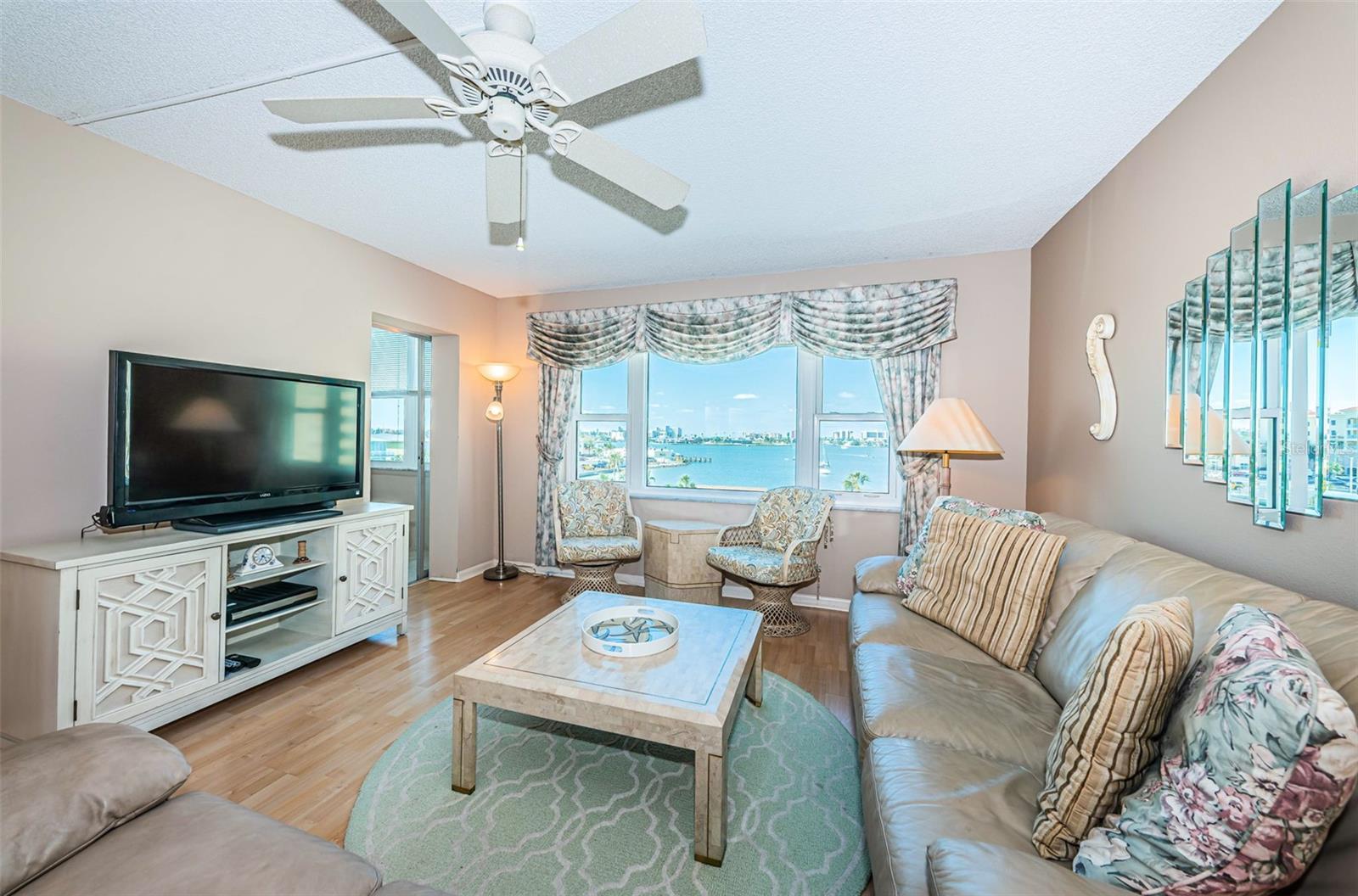 Image 7 of 51 For 4550 Cove Circle 502