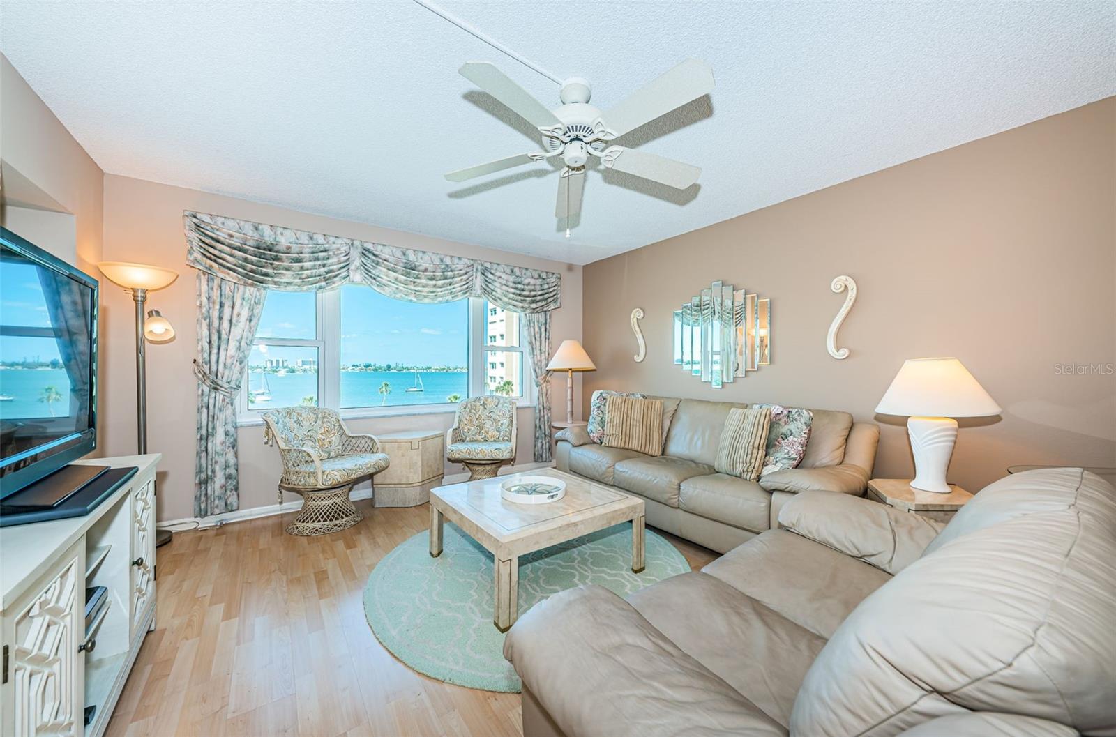 Image 8 of 51 For 4550 Cove Circle 502