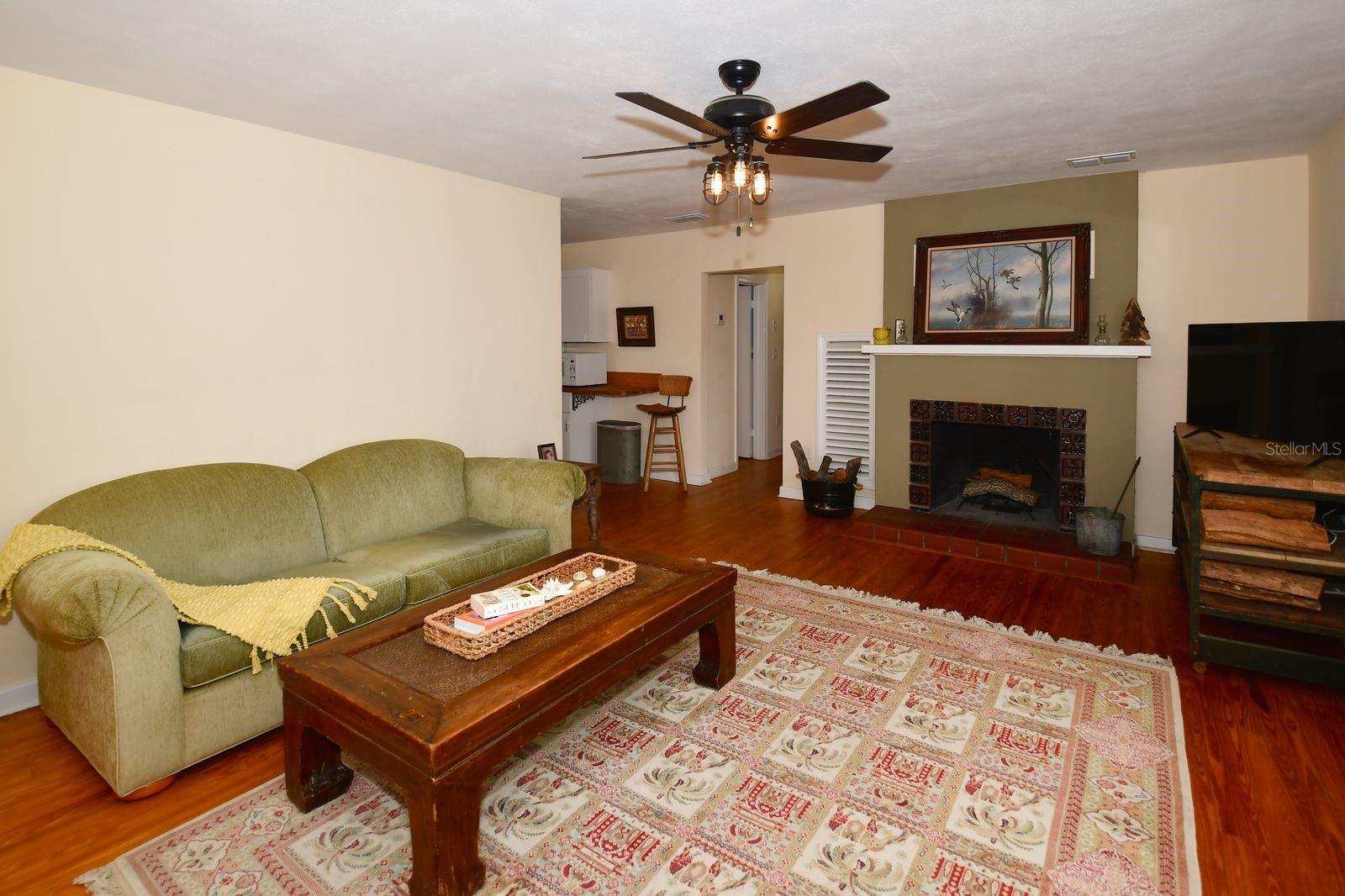 Image 13 of 62 For 160 Bayshore Drive