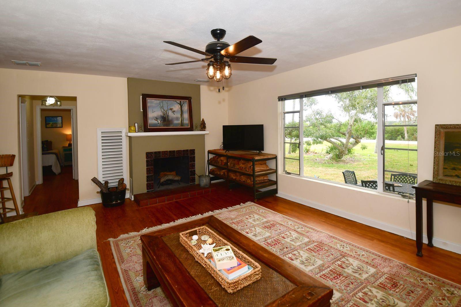 Image 15 of 62 For 160 Bayshore Drive