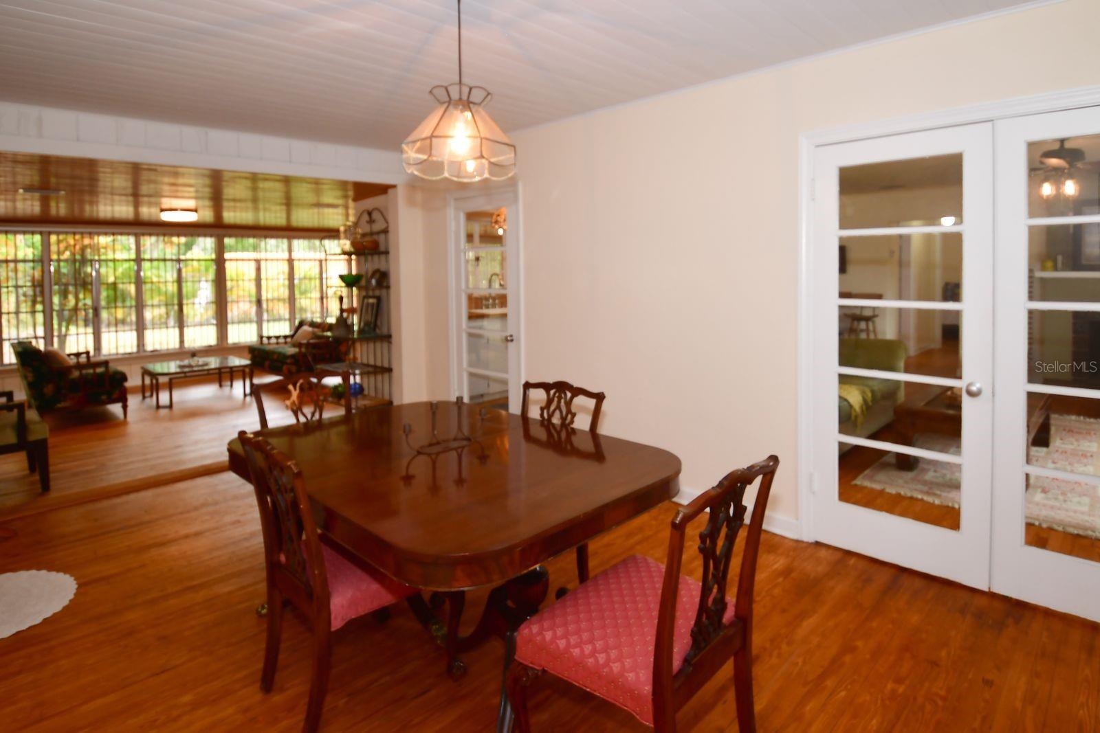 Image 18 of 62 For 160 Bayshore Drive