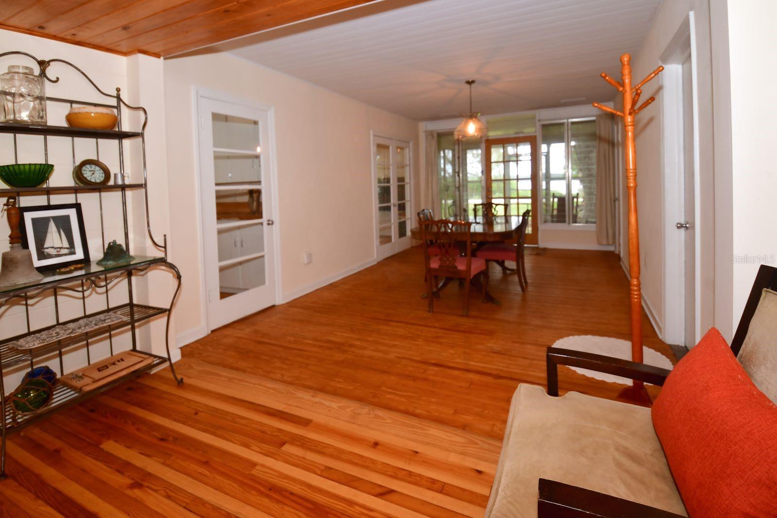 Image 19 of 62 For 160 Bayshore Drive