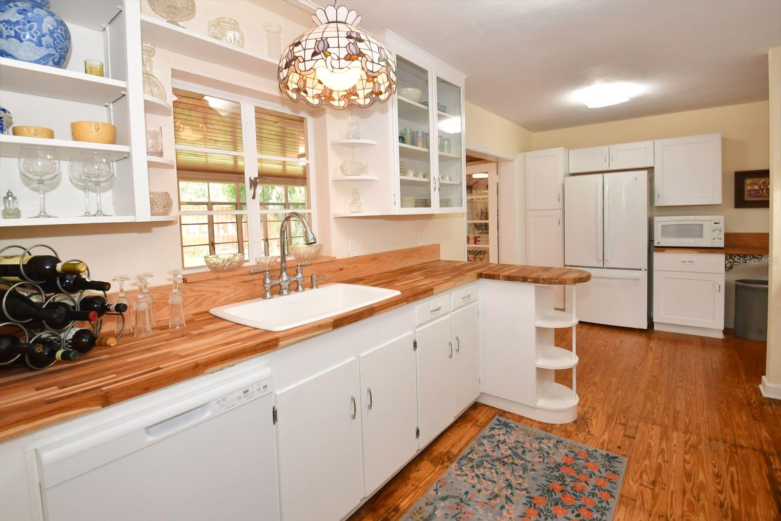 Image 20 of 62 For 160 Bayshore Drive