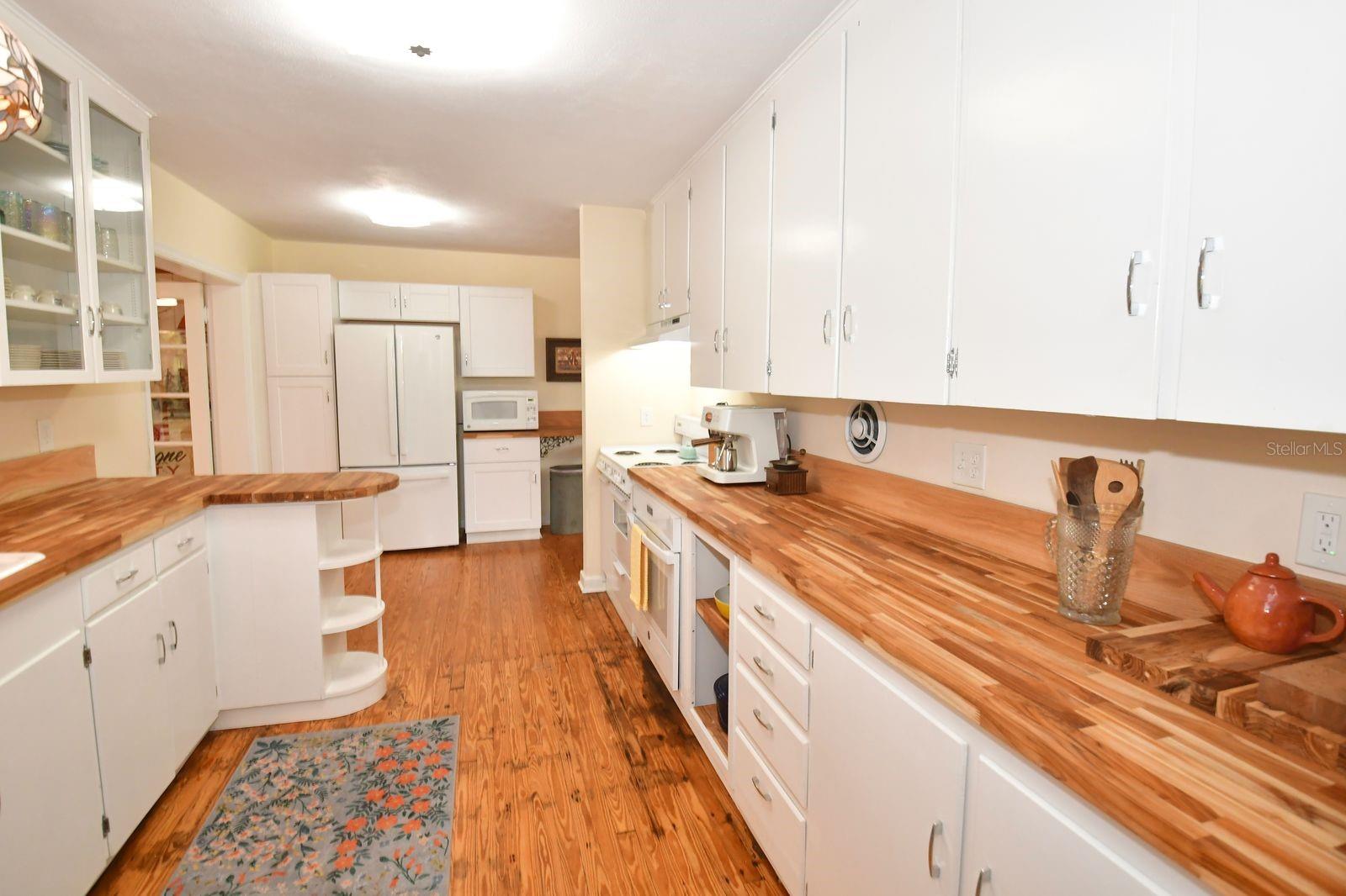 Image 21 of 62 For 160 Bayshore Drive