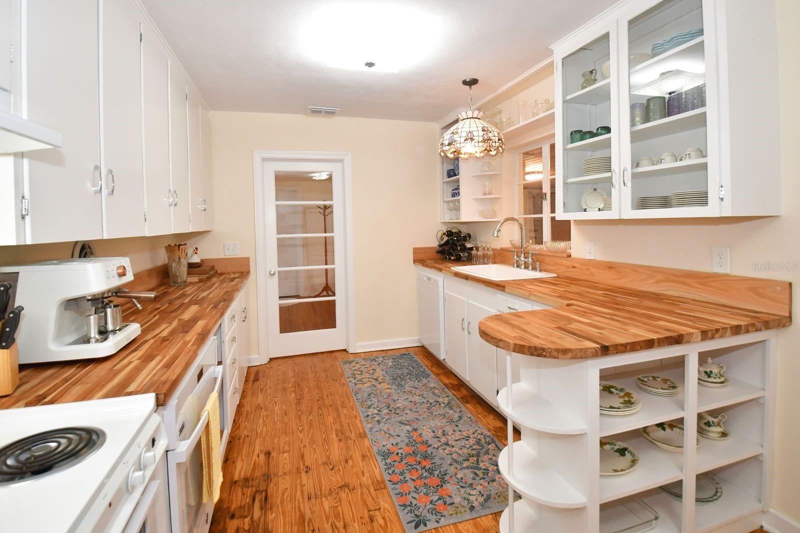 Image 22 of 62 For 160 Bayshore Drive