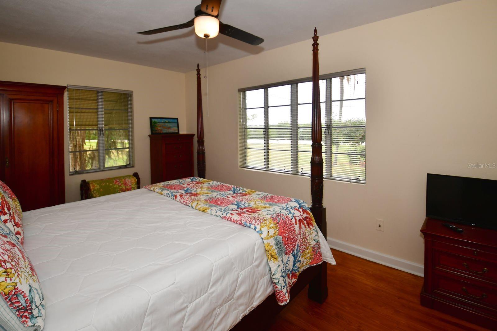 Image 26 of 62 For 160 Bayshore Drive