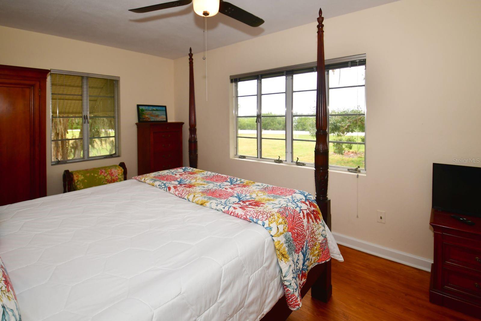 Image 30 of 62 For 160 Bayshore Drive