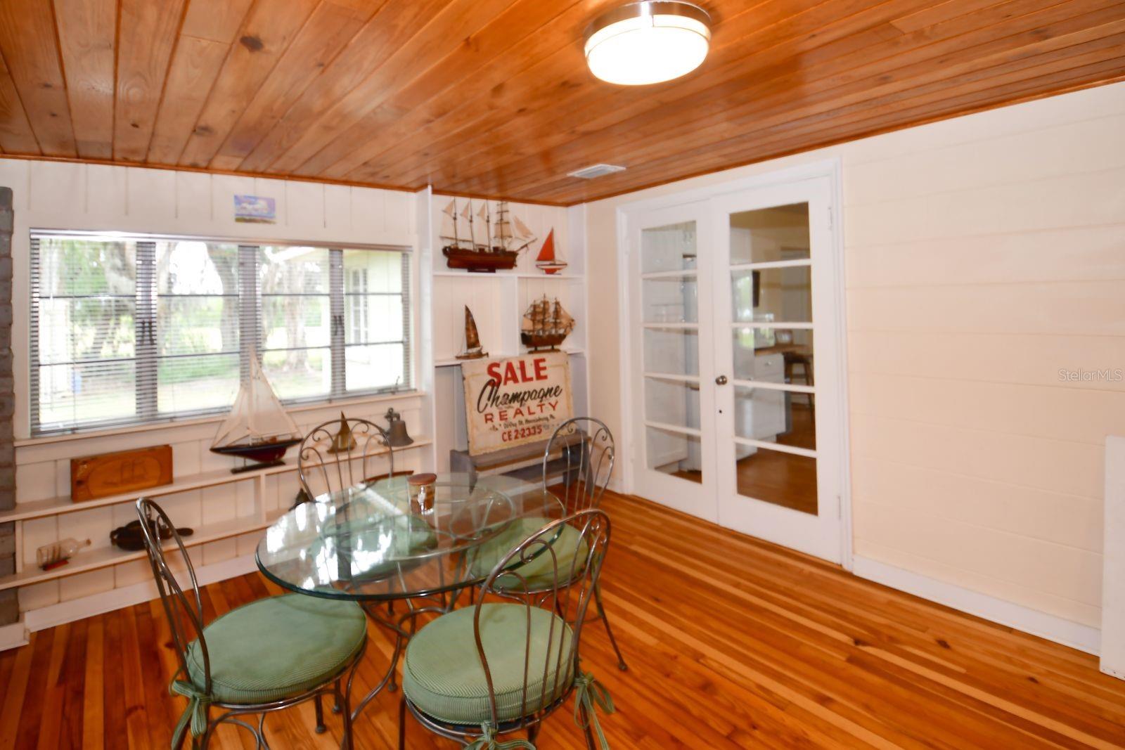 Image 49 of 62 For 160 Bayshore Drive