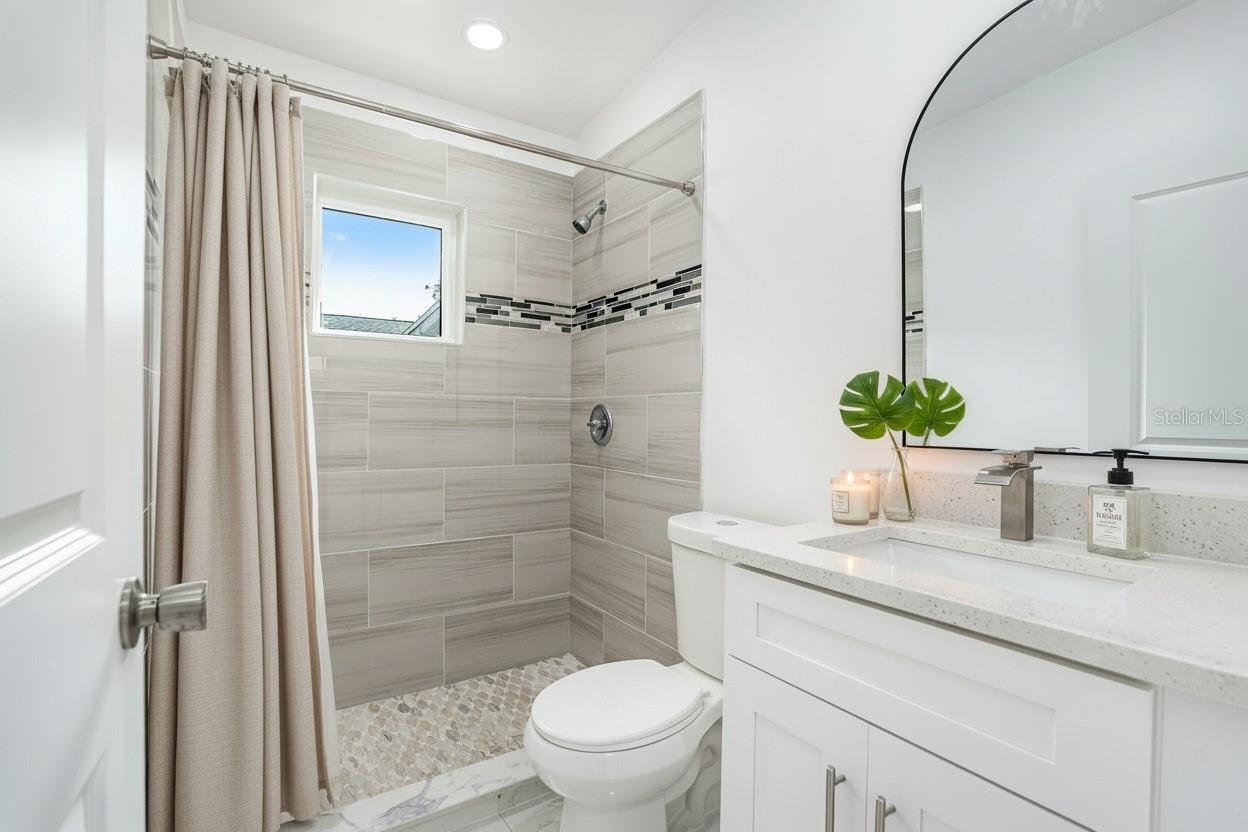 Listing photo id 11 for 9511 Willow Avenue