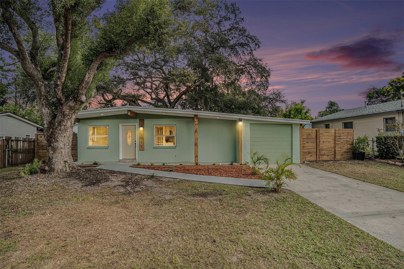 Listing photo id 23 for 9511 Willow Avenue