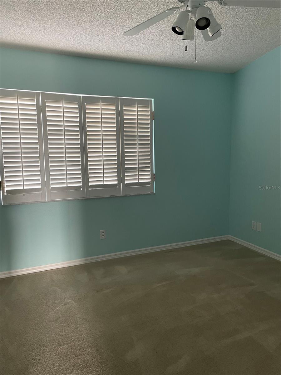 Image 26 of 46 For 323 Madeira Circle