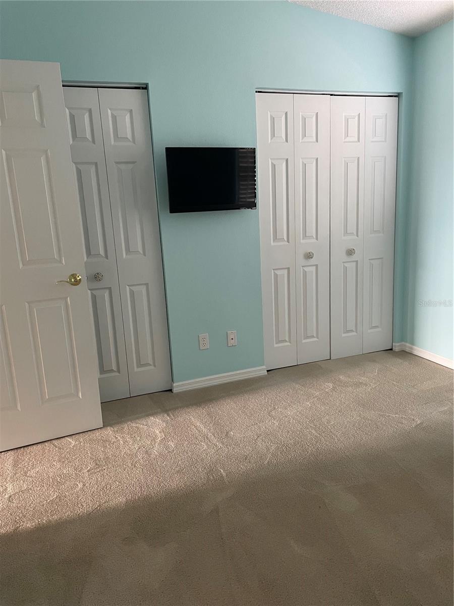 Image 27 of 46 For 323 Madeira Circle